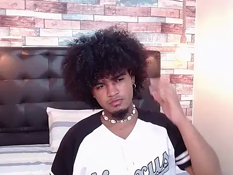 Snapshot of JaicobRuneer chatting on 10-05-25, 01:15 JaicobRuneer online show from 10-05-25, 01:15