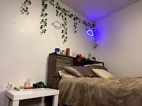 Kittyymaze1 online show from 10-20-25, 01:11