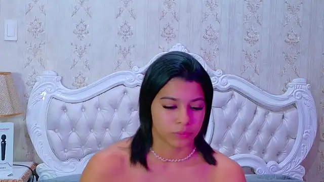 TiaraRosse online show from 10-23-25, 12:37