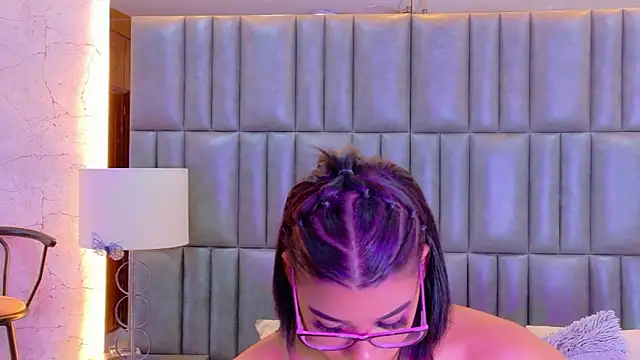 TiaraRosse online show from 04-30-26, 05:41