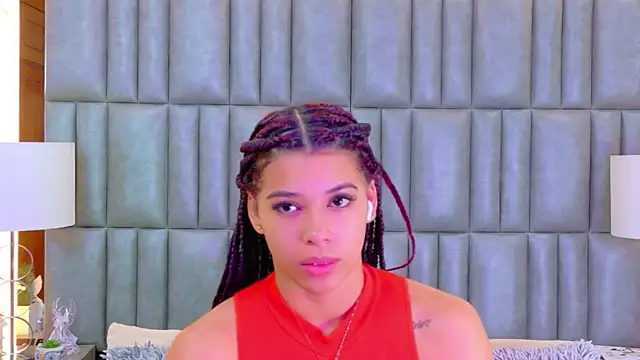 TiaraRosse online show from 06-19-26, 12:09