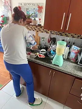 Cafeziitha02 online show from 11-13-25, 04:28