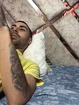 Snapshot of macg96 chatting on 03-05-25, 05:40 macg96 online show from 03-05-25, 05:40