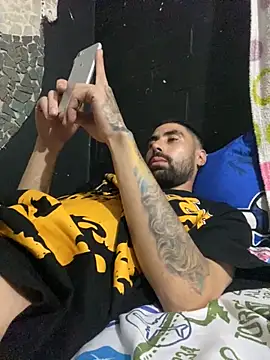 Snapshot of macg96 chatting on 11-23-25, 02:55 macg96 online show from 11-23-25, 02:55