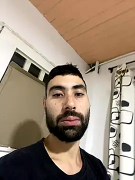 Snapshot of macg96 chatting on 12-18-25, 02:06 macg96 online show from 12-18-25, 02:06