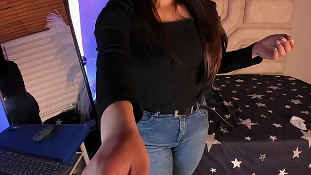 Snapshot of Rebeca_Williams_ chatting on 01-03-25, 12:00 Rebeca Williams  online show from 01-03-25, 12:00