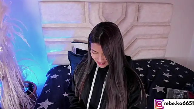 Snapshot of Rebeca_Williams_ chatting on 01-04-25, 02:46 Rebeca Williams  online show from 01-04-25, 02:46