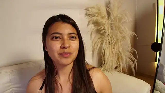 Snapshot of Rebeca_Williams_ chatting on 02-08-25, 02:36 Rebeca Williams  online show from 02-08-25, 02:36