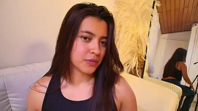 Snapshot of Rebeca_Williams_ chatting on 02-13-25, 12:13 Rebeca Williams  online show from 02-13-25, 12:13