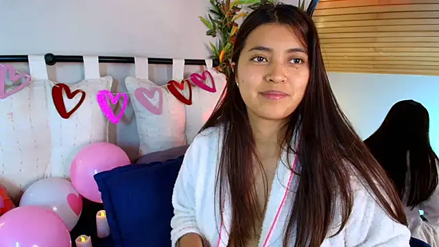 Snapshot of Rebeca_Williams_ chatting on 02-14-25, 11:53 Rebeca Williams  online show from 02-14-25, 11:53