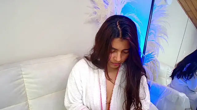 Snapshot of Rebeca_Williams_ chatting on 02-18-25, 11:52 Rebeca Williams  online show from 02-18-25, 11:52