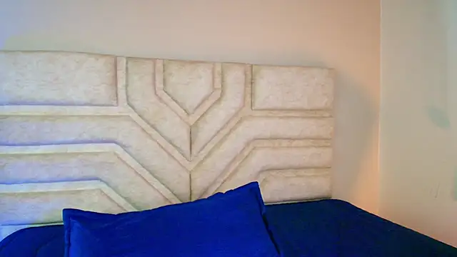 Snapshot of Rebeca_Williams_ chatting on 03-04-25, 03:44 Rebeca Williams  online show from 03-04-25, 03:44