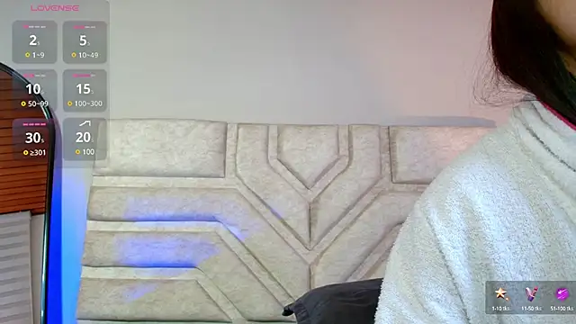 Snapshot of Rebeca_Williams_ chatting on 03-07-25, 12:37 Rebeca Williams  online show from 03-07-25, 12:37