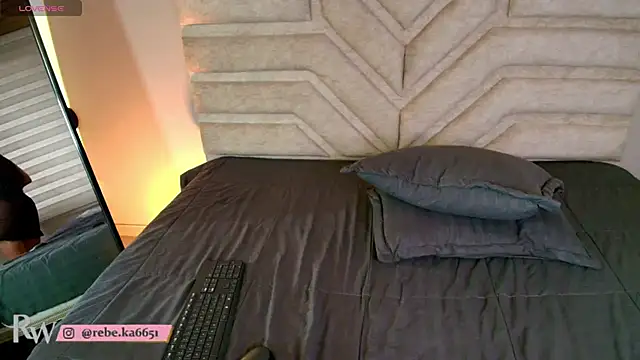 Snapshot of Rebeca_Williams_ chatting on 03-11-25, 06:08 Rebeca Williams  online show from 03-11-25, 06:08