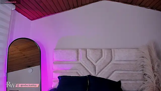 Snapshot of Rebeca_Williams_ chatting on 03-21-25, 11:12 Rebeca Williams  online show from 03-21-25, 11:12