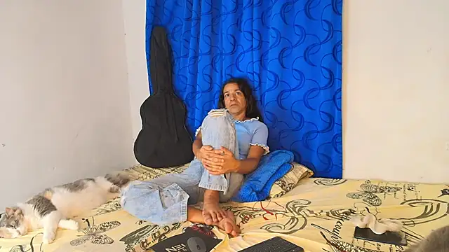 Oh Tique online show from 11-26-25, 03:18