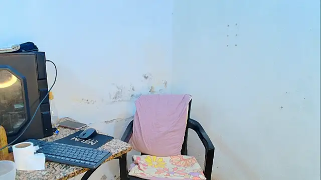 Oh Tique online show from 04-29-26, 01:15