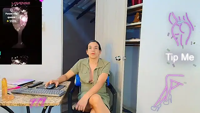 Oh Tique online show from 06-19-26, 06:01