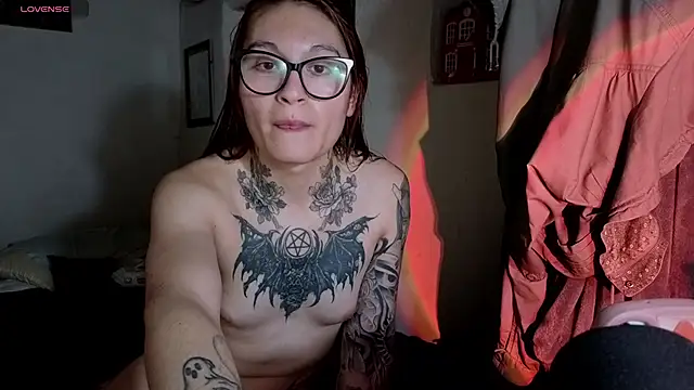 Snapshot of kittenlizz chatting on 03-18-26, 06:55 kittenlizz online show from 03-18-26, 06:55