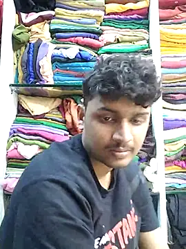 Snapshot of heartless__95 chatting on 02-18-25, 11:33 heartless 95 online show from 02-18-25, 11:33