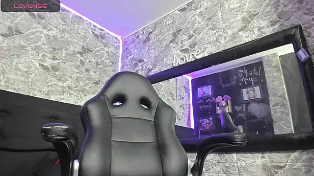 Cute Cata online show from 10-14-25, 07:14