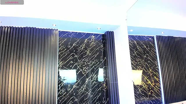 Snapshot of Aaron_Scoot chatting on 12-20-25, 02:46 Aaron Scoot online show from 12-20-25, 02:46