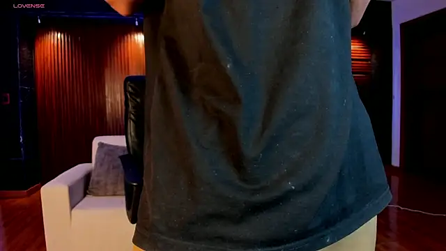 Snapshot of Aaron_Scoot chatting on 01-13-26, 08:36 Aaron Scoot online show from 01-13-26, 08:36