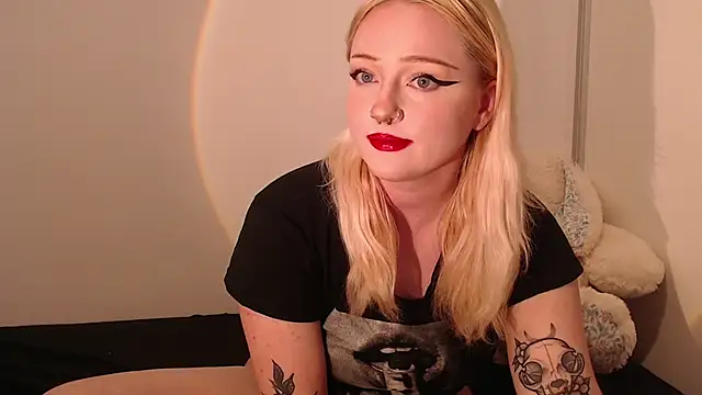 chloe levine online show from 09-10-25, 01:49