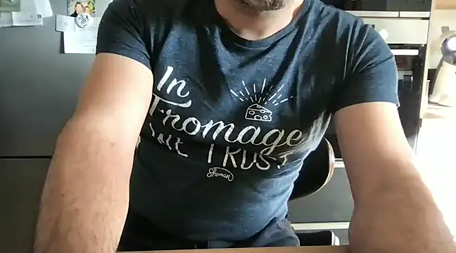 Snapshot of unconnudu21000 chatting on 12-11-24, 10:25 unconnudu21000 online show from 12-11-24, 10:25