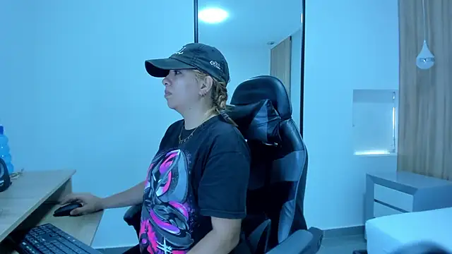 alma fenix online show from 12-22-25, 12:35