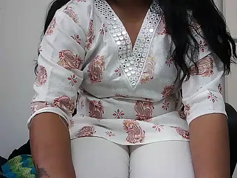 Yamini 01 online show from 05-30-26, 12:57