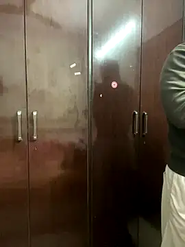 John desihunk online show from 12-19-25, 05:31