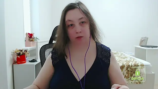 Snapshot of cute_and_hot chatting on 02-13-25, 12:00 cute and hot online show from 02-13-25, 12:00