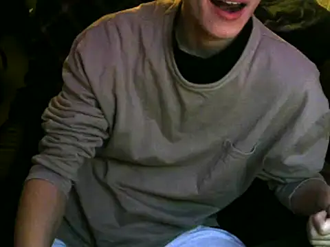 Snapshot of Ray175oo chatting on 01-11-25, 04:57 Ray175oo online show from 01-11-25, 04:57