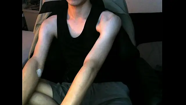 Snapshot of Ray175oo chatting on 10-13-25, 04:18 Ray175oo online show from 10-13-25, 04:18