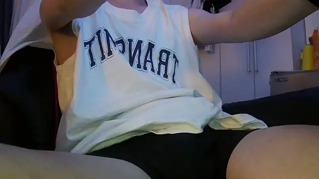 Snapshot of Ray175oo chatting on 05-03-26, 08:48 Ray175oo online show from 05-03-26, 08:48