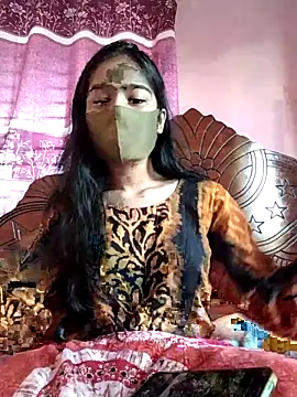 Snapshot of Arisha- chatting on 10-21-25, 09:54 Arisha- online show from 10-21-25, 09:54