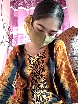 Snapshot of Arisha- chatting on 10-23-25, 09:41 Arisha- online show from 10-23-25, 09:41