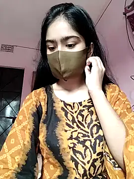 Snapshot of Arisha- chatting on 11-05-25, 04:01 Arisha- online show from 11-05-25, 04:01