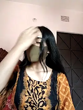 Snapshot of Arisha- chatting on 11-29-25, 08:28 Arisha- online show from 11-29-25, 08:28