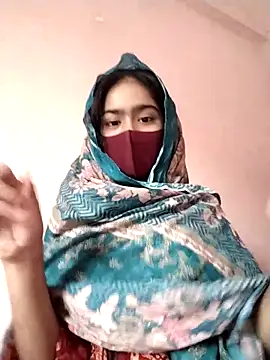 Snapshot of Arisha- chatting on 12-21-25, 09:49 Arisha- online show from 12-21-25, 09:49