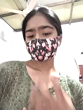 Snapshot of Arisha- chatting on 02-16-26, 05:47 Arisha- online show from 02-16-26, 05:47