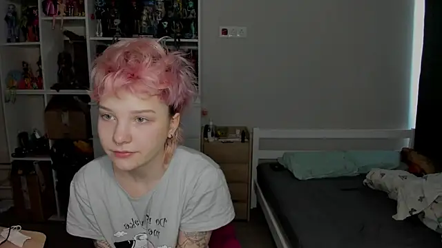 School Love online show from 01-18-26, 07:56