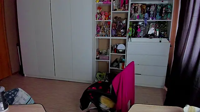 School Love online show from 06-22-26, 08:11