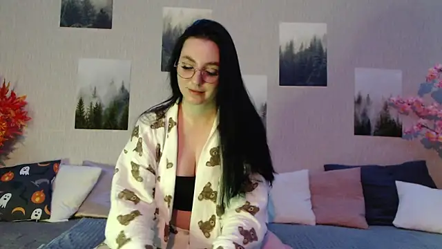 Fluffy Tiffy online show from 01-06-25, 02:04