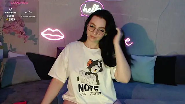 Fluffy Tiffy online show from 01-23-25, 07:54