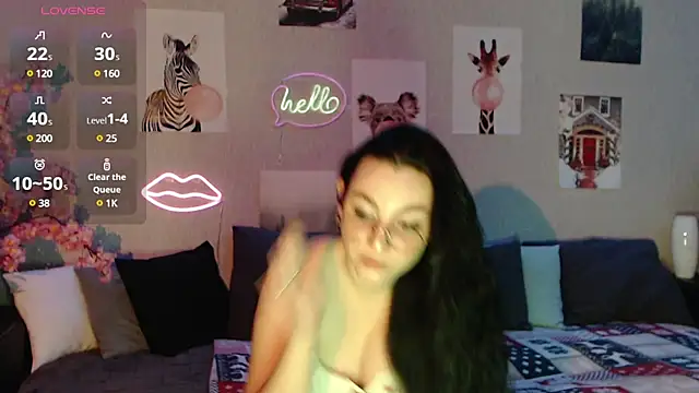 Fluffy Tiffy online show from 02-05-25, 01:58