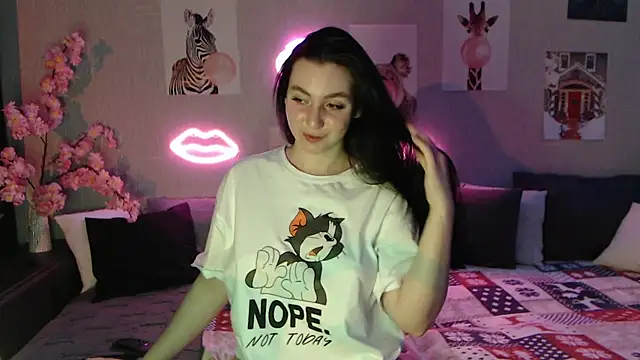 Fluffy Tiffy online show from 02-06-25, 05:03