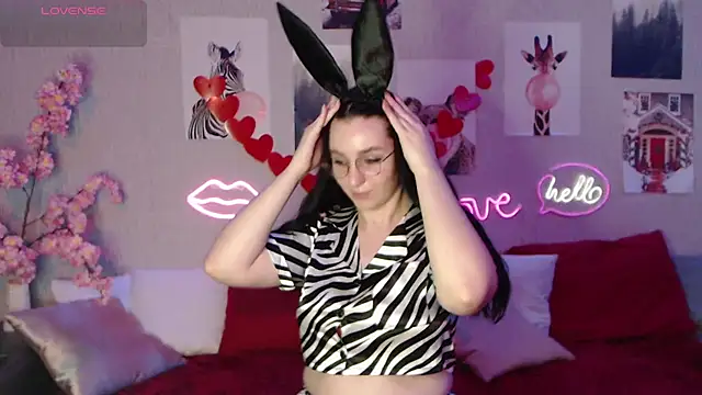 Fluffy Tiffy online show from 02-15-25, 04:03