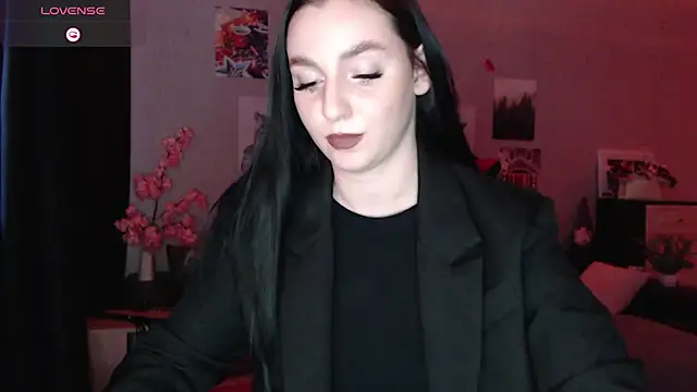 Fluffy Tiffy online show from 02-25-25, 08:03